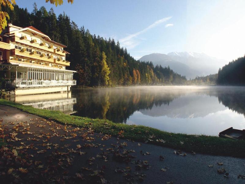 Parkhotel Tristachersee image