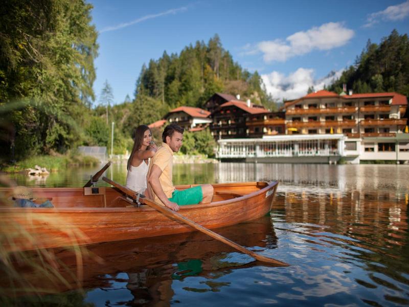 Parkhotel Tristachersee image