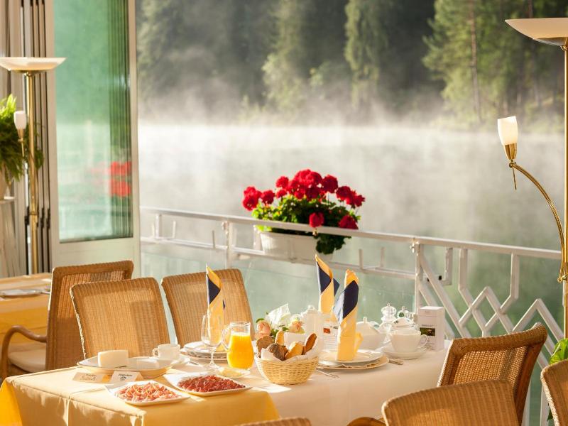 Parkhotel Tristachersee image