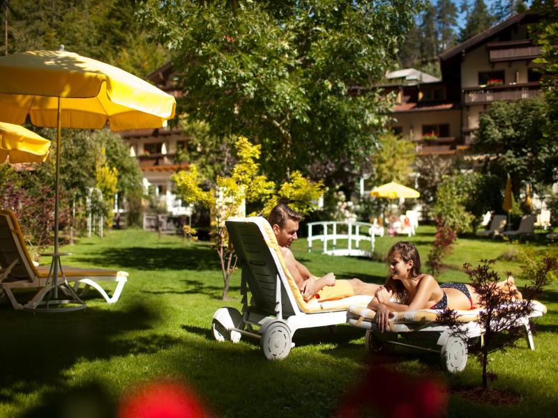 Parkhotel Tristachersee image