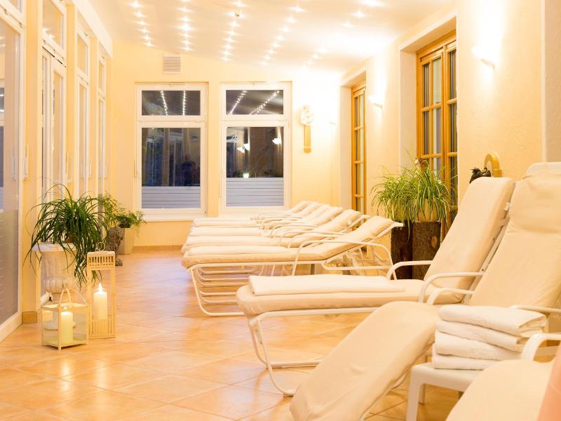 Parkhotel Tristachersee image