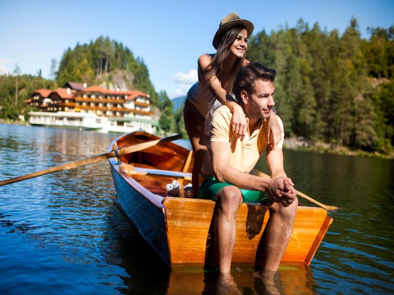 Parkhotel Tristachersee image
