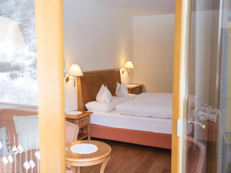 Parkhotel Tristachersee image