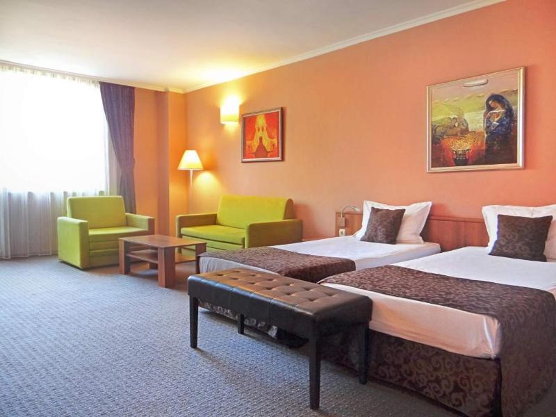Hotel Real image
