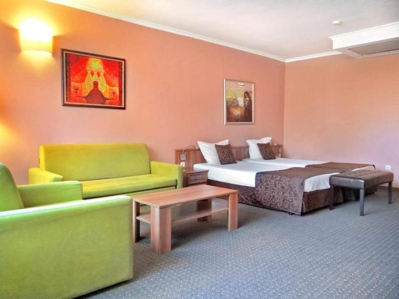 Hotel Real image