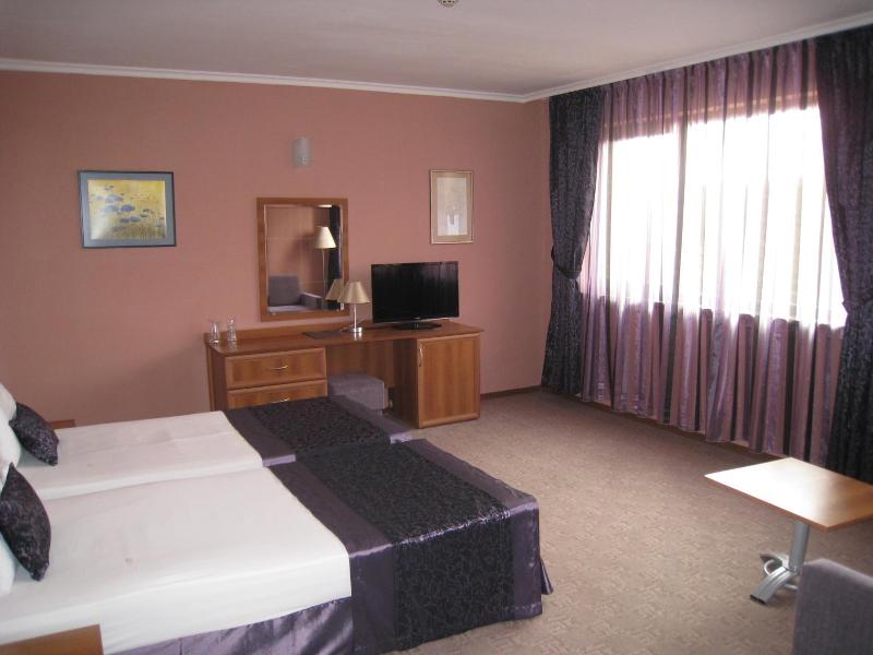 Hotel Real image