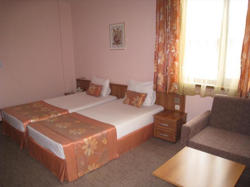 Hotel Real image