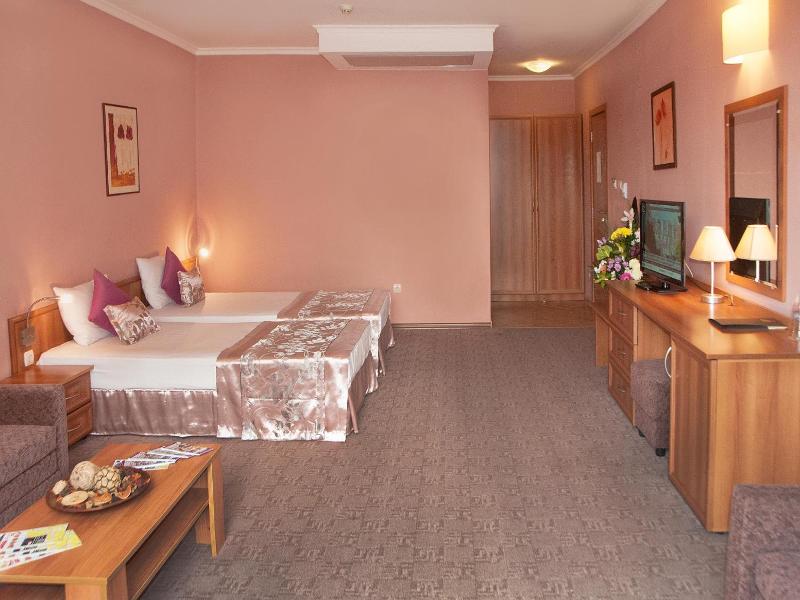 Hotel Real image