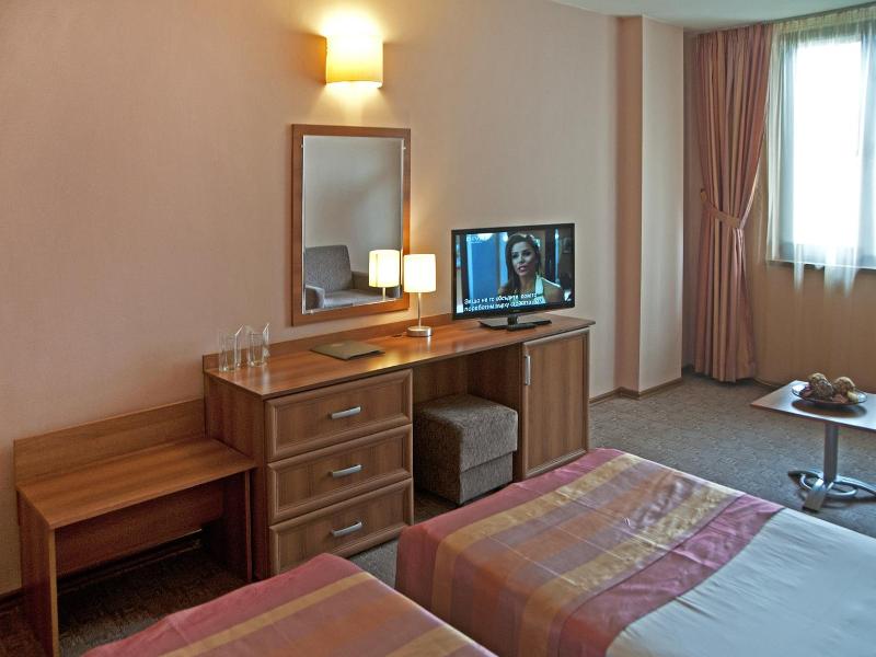 Hotel Real image