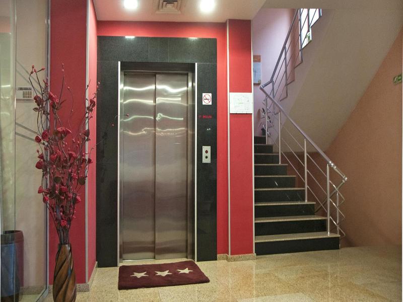 Hotel Real image