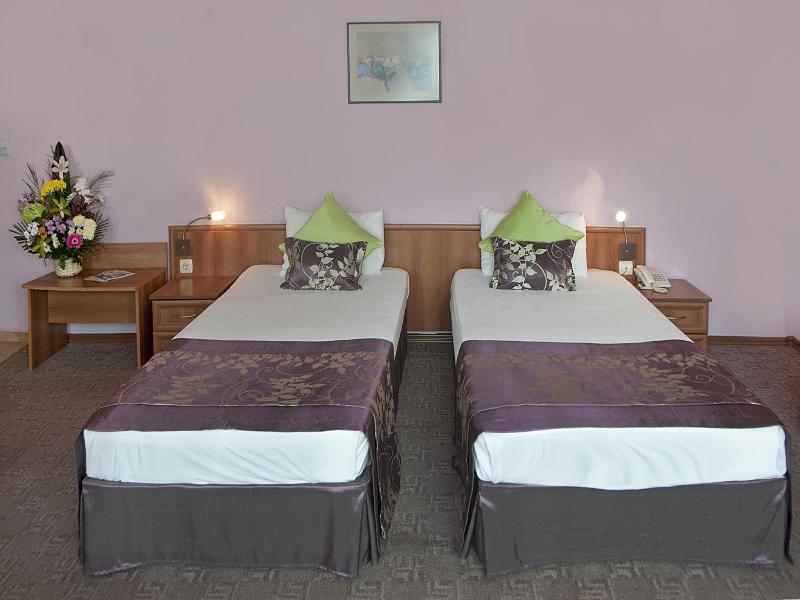 Hotel Real image