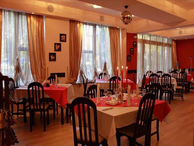 Hotel Real image