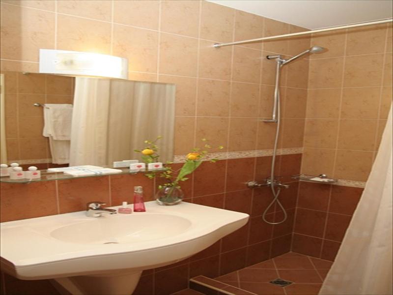 Hotel Real image