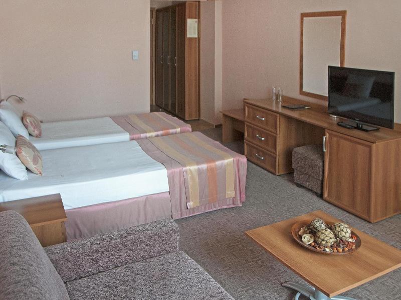Hotel Real image