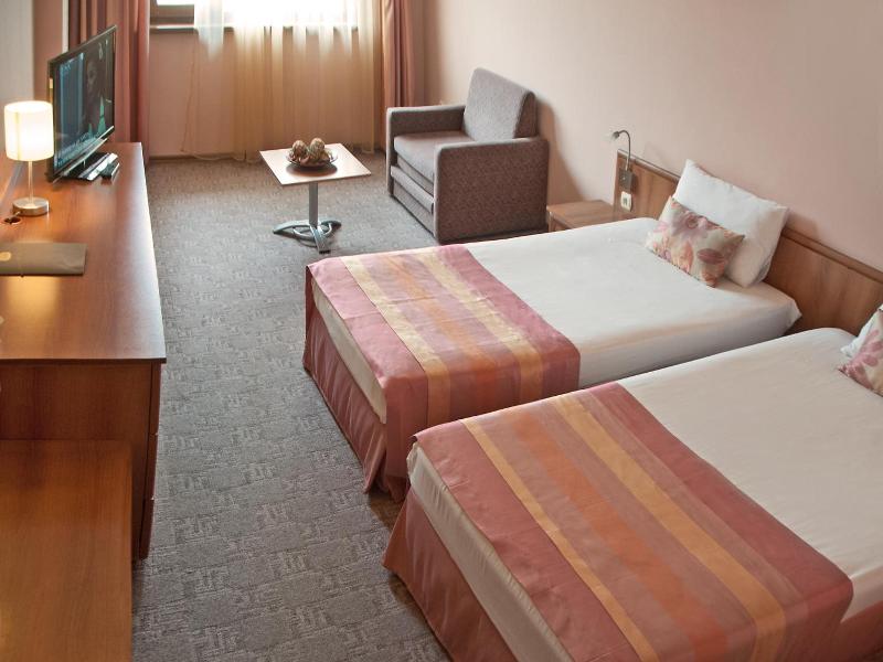 Hotel Real image