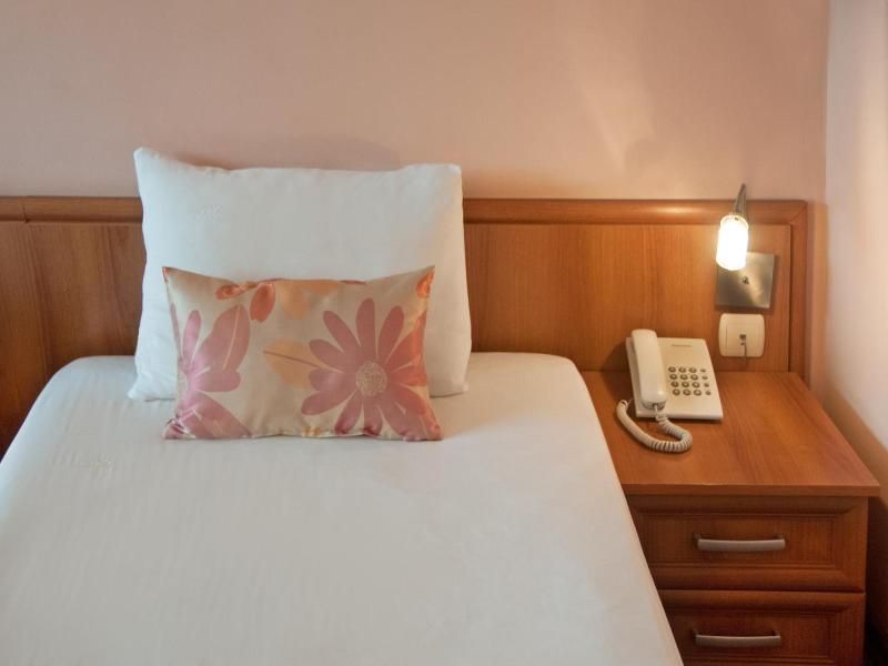 Hotel Real image