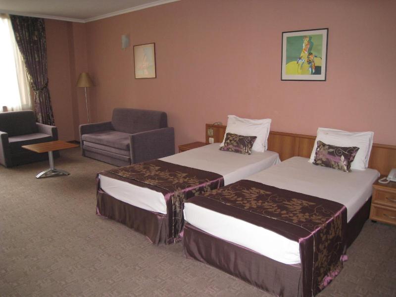 Hotel Real image