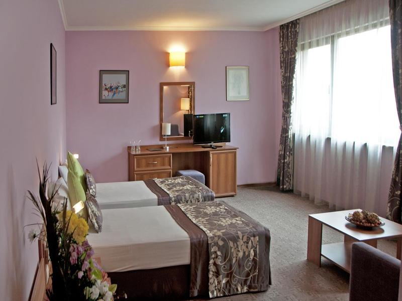 Hotel Real image