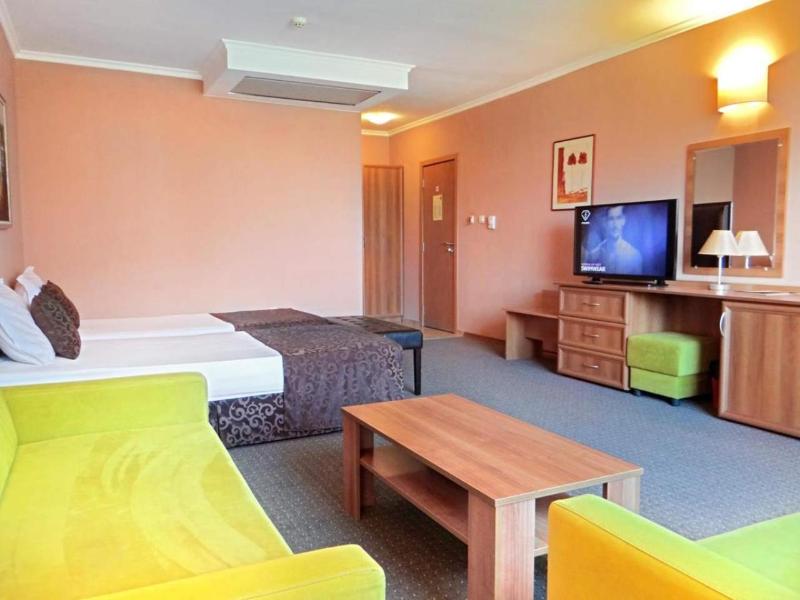 Hotel Real image