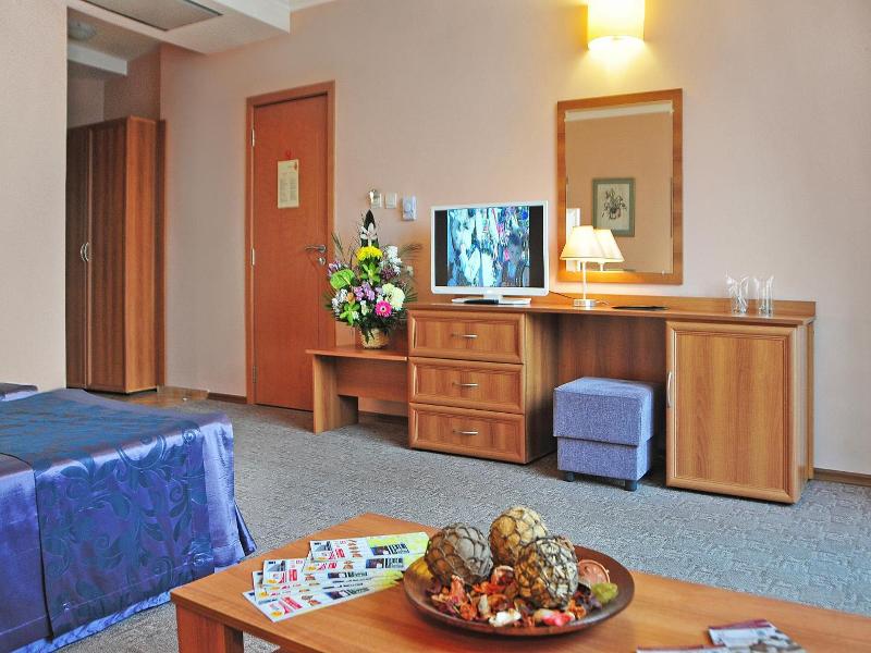 Hotel Real image
