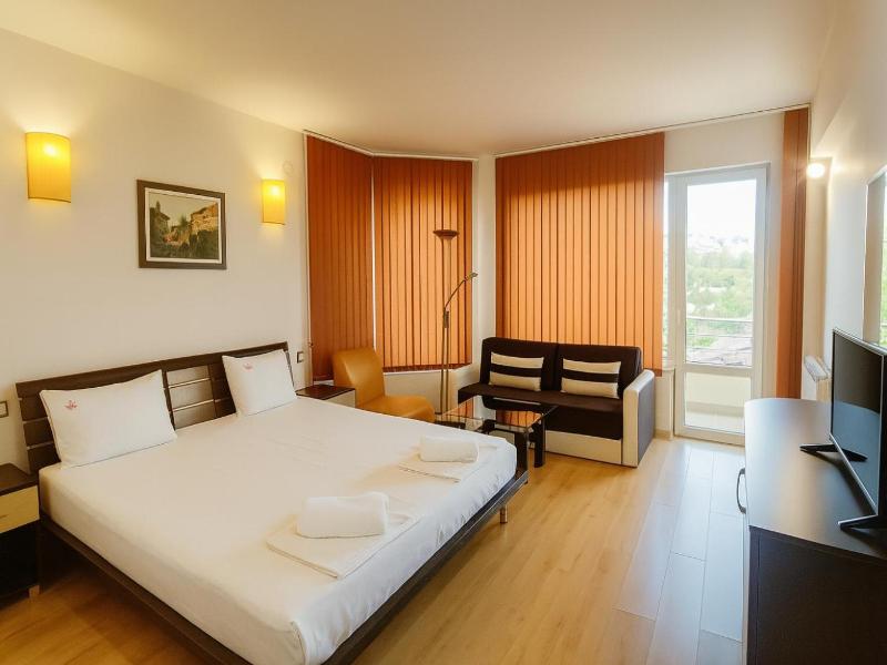 Hotel Avis image