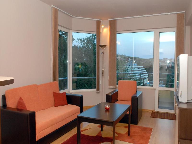 Hotel Avis image