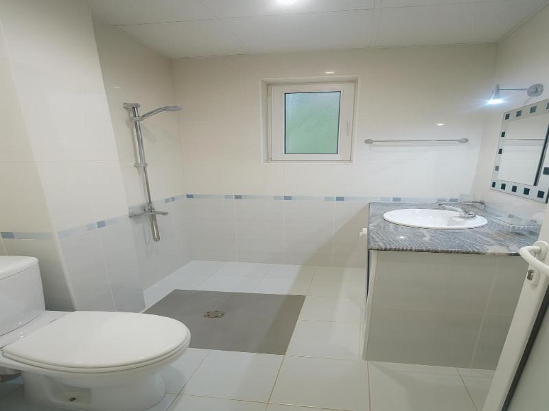 Hotel Avis image