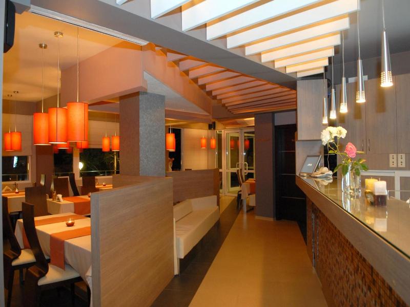 Hotel Avis image