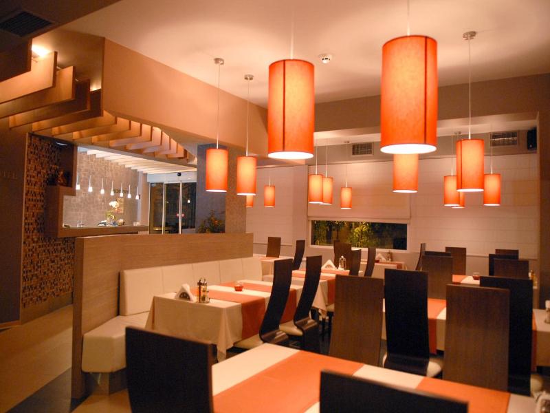 Hotel Avis image