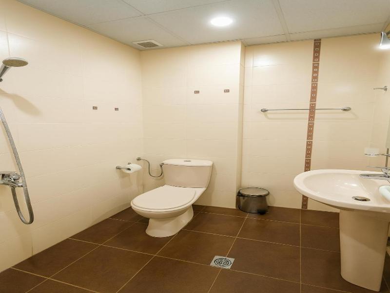 Hotel Avis image