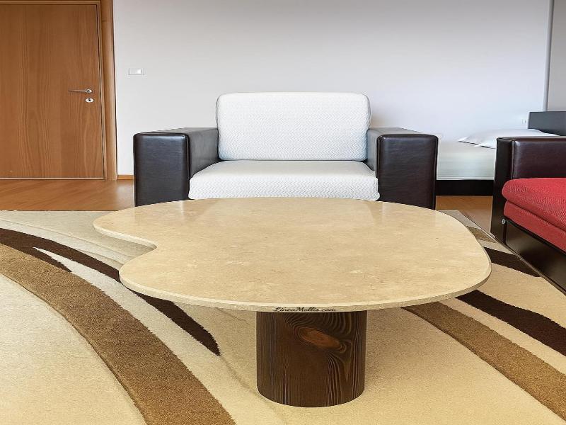 Hotel Avis image