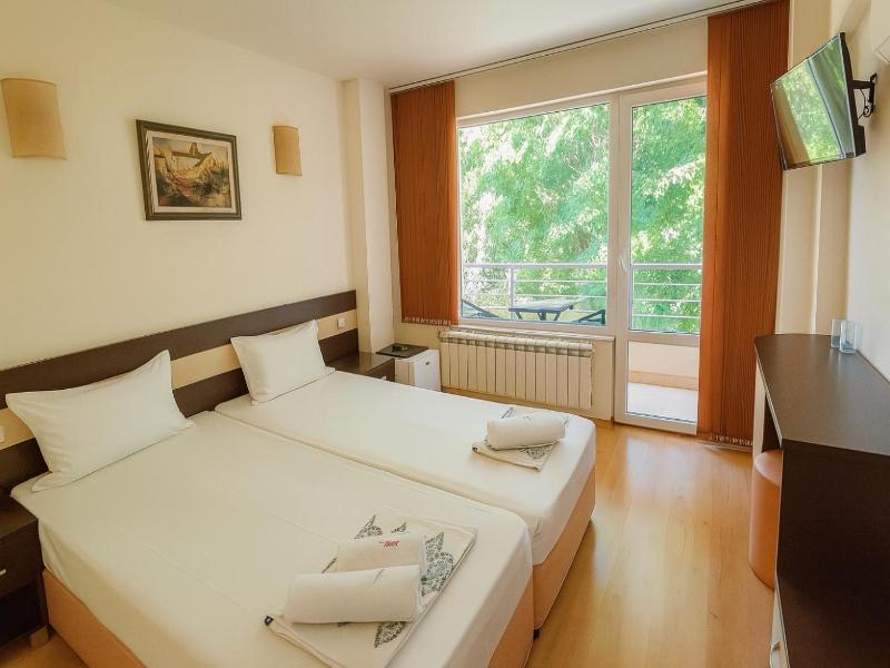 Hotel Avis image