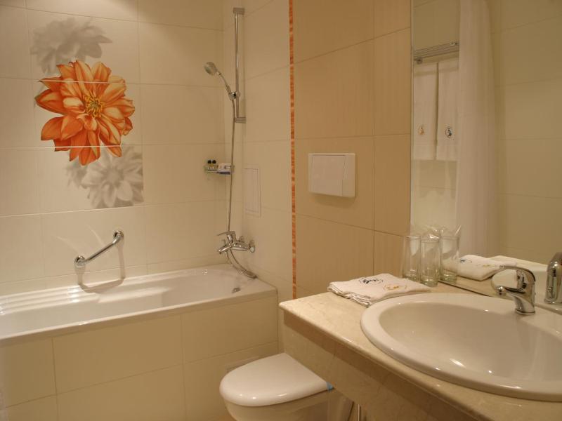 Hotel Concorde image