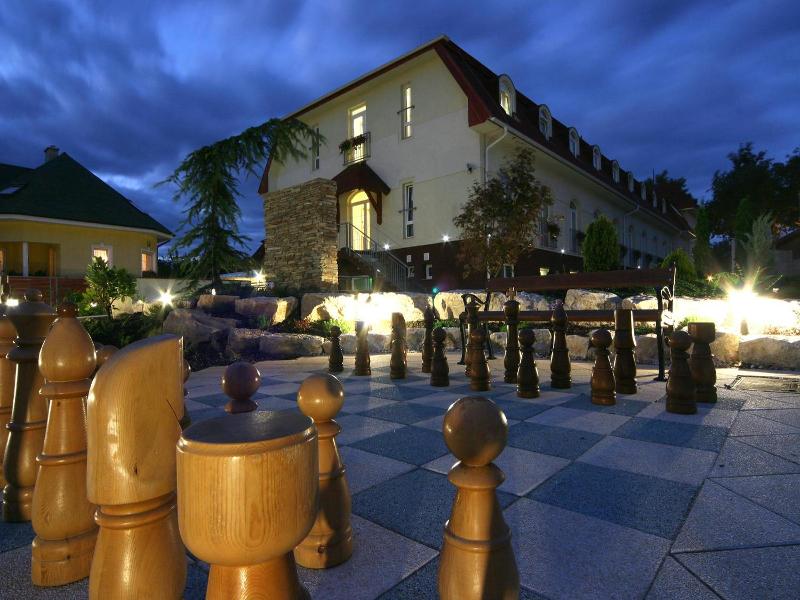 Hotel Kiss image