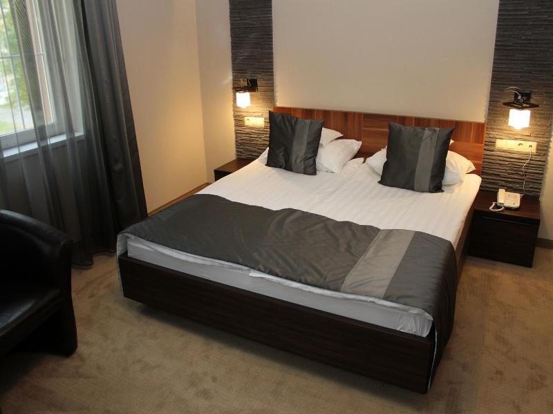 Lv Vay Villa Hotel image