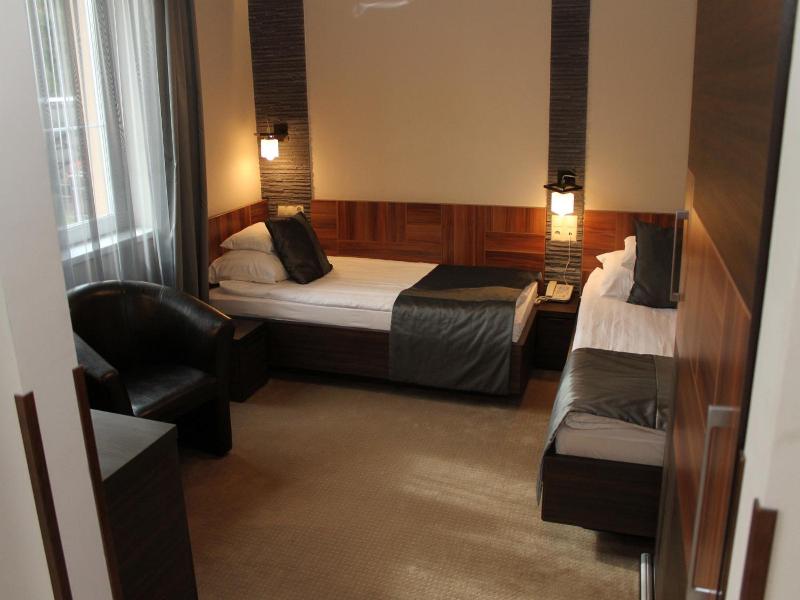 Lv Vay Villa Hotel image