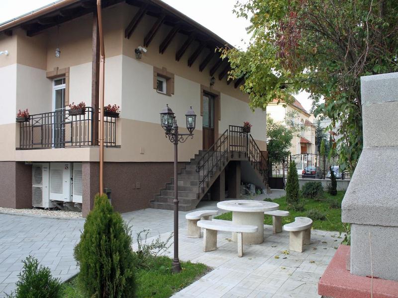 Lv Vay Villa Hotel image