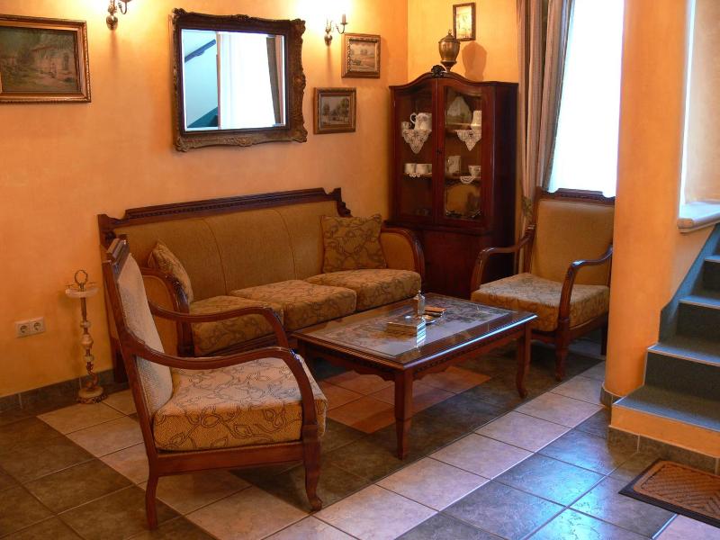Lv Vay Villa Hotel image