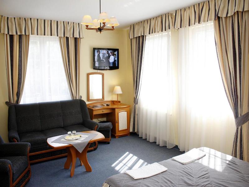 Lv Vay Villa Hotel image