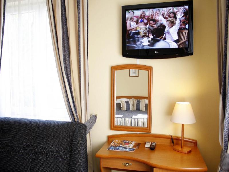 Lv Vay Villa Hotel image