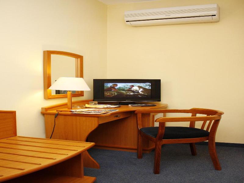Lv Vay Villa Hotel image