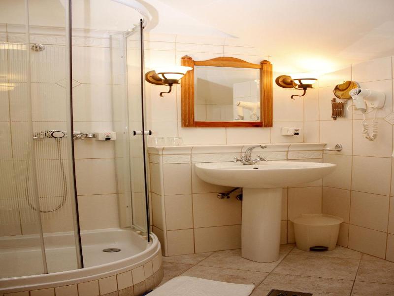 Lv Vay Villa Hotel image