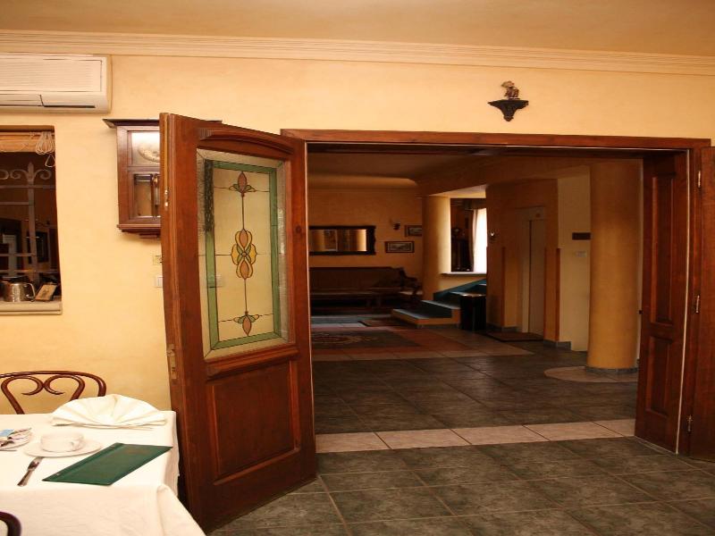 Lv Vay Villa Hotel image