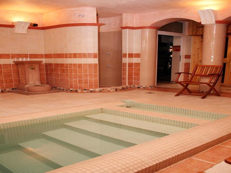 Lv Vay Villa Hotel image