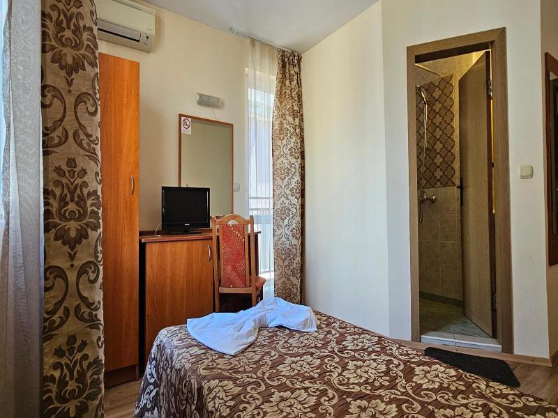 Caprice Family Hotel image