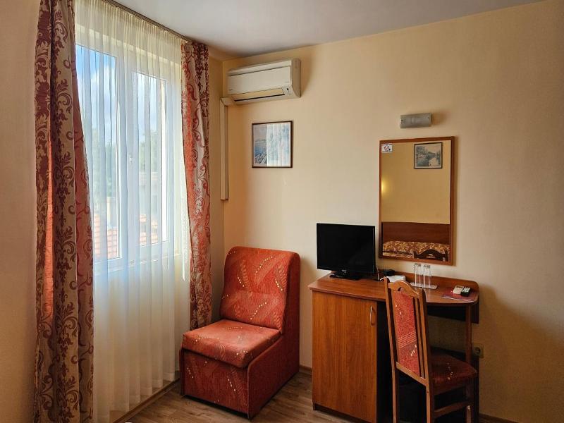 Caprice Family Hotel image