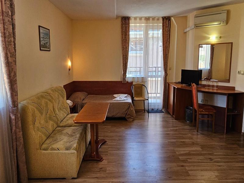 Caprice Family Hotel image