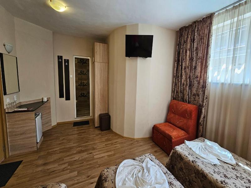 Caprice Family Hotel image