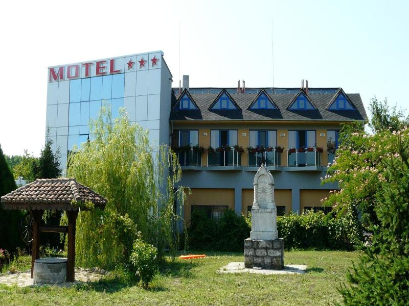 Formula 1 Motel photo 3