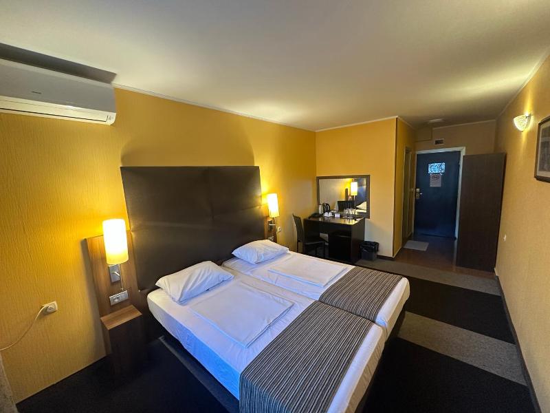 Formula 1 Motel photo 18